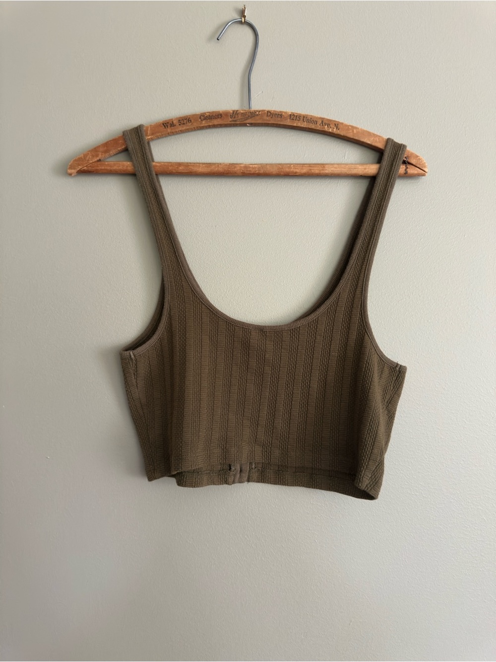 Ribbed Button-Front Crop Tank - Brown - Picture 4 of 5